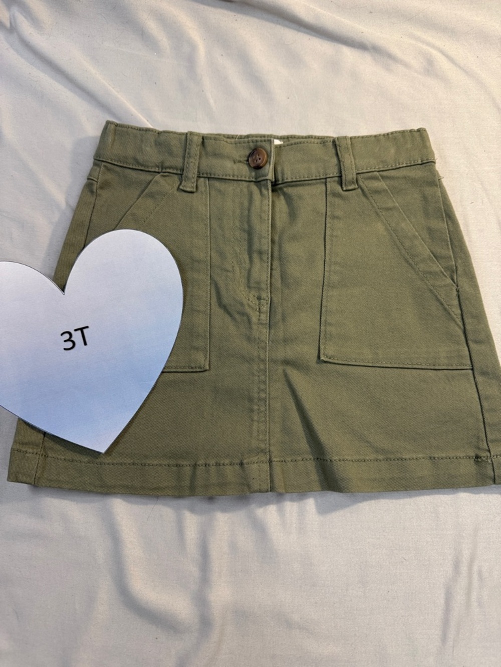 H&M - NWOT - Khaki/green Buttoned Skirt with adjustable waistband